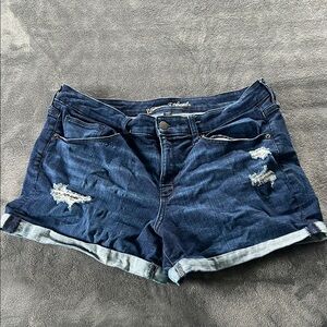 Universal Threads - Women's Blue Denim Shorts - 14 / 32